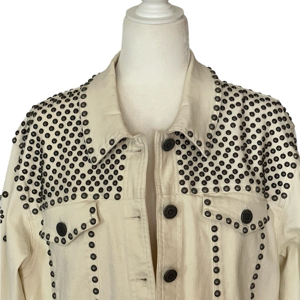 Double D Ranch Cream Denim Jacket with Black Stud Patterns - Picture 2 of 9